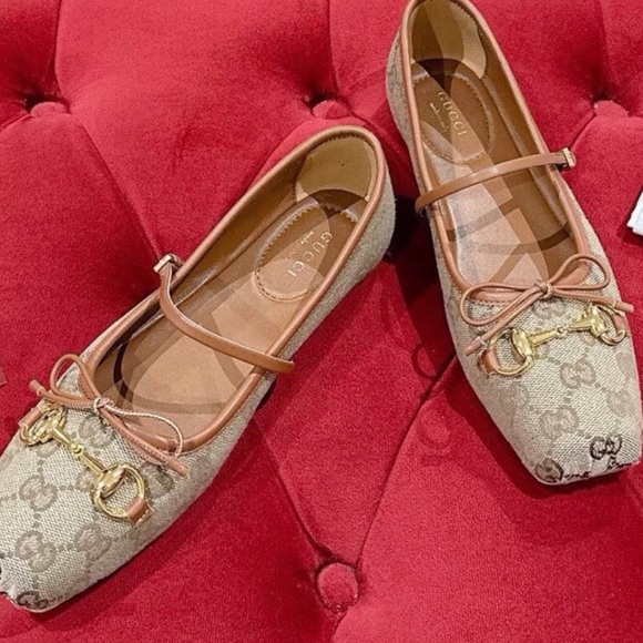 Gucci Women's Tan and Brown Loafers with Gold Accents - Picture 1 of 5
